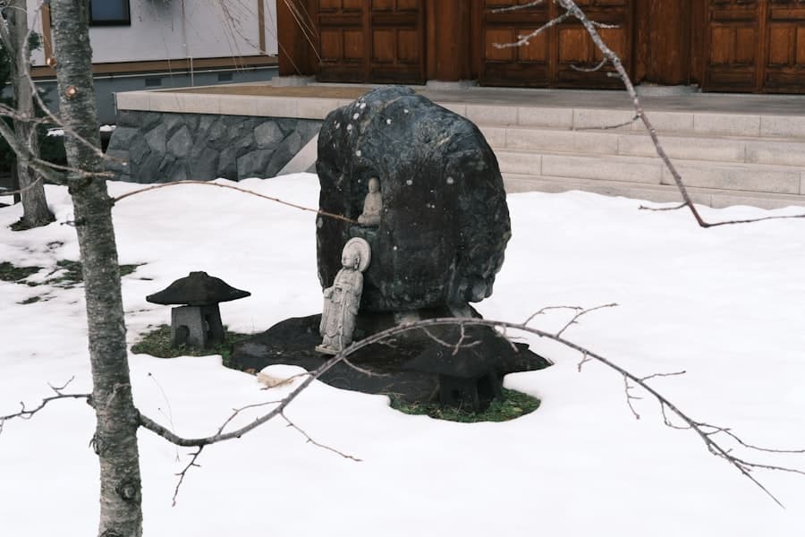 Photo Ruined Statue