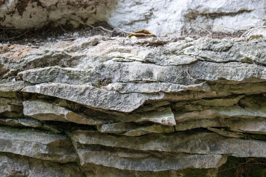 Van steengroeve tot gevel: de reis van natuursteen